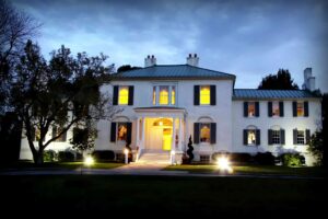 4 Benefits of Historic Wedding Venues historic oakland manor